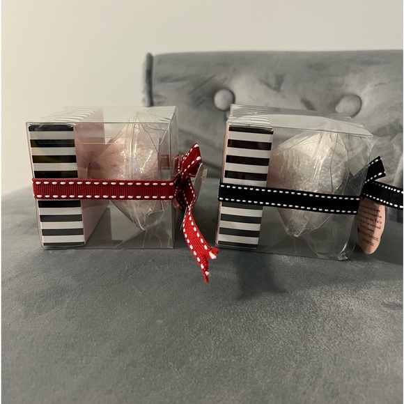 TWO’S COMPANY SCENTED BATH CAVIAR - Picture 3 of 5